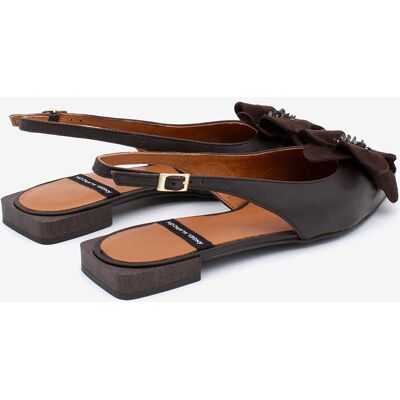 Ángel Alarcón Slipper de mujer con tacón plano, de punta fina con flor de adorno, de Piel grano suave, FIORA. (36) Marrón oscuro mujer Ángel Alarcón Slipper de mujer con tacón plano, de punta fina con flor de adorno, de Piel grano suave, FIORA. (36) Marrón oscuro mujer