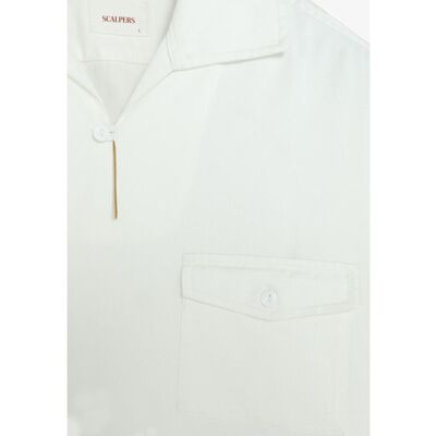 Scalpers - Camisa de hombre regular fit tipo polera con bolsillo. Marfil L Scalpers - Camisa de hombre regular fit tipo polera con bolsillo. Marfil L
