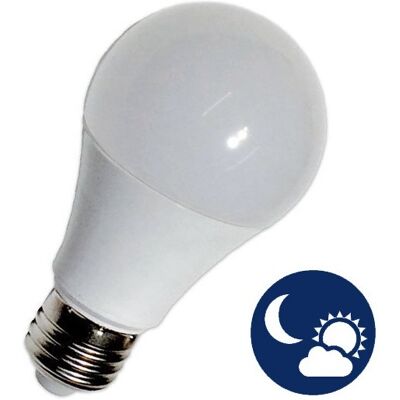 Lámpara LED 220V E27 9W Blanca Q. 3000K 950Lm c/ Sensor Crepuscular - GSC Lámpara LED 220V E27 9W Blanca Q. 3000K 950Lm c/ Sensor Crepuscular - GSC