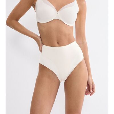 Triumph Bragas BODY MAKE-UP ILLUSION CURVE. Color Triumph Bragas BODY MAKE-UP ILLUSION CURVE. Color