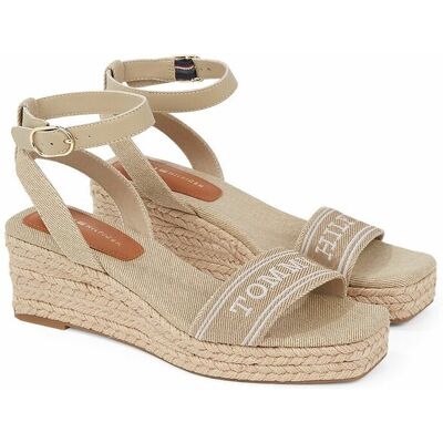 Tommy Hilfiger Sandalias con tacón de cuña. Color Tommy Hilfiger Sandalias con tacón de cuña. Color