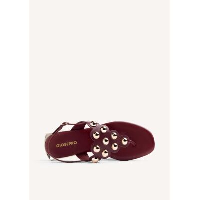 GIOSEPPO Sandalia Plana Kaduna Burdeos Con Tachuelas Varios Colores Talla 39 GIOSEPPO Sandalia Plana Kaduna Burdeos Con Tachuelas Varios Colores Talla 39