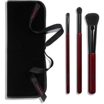 Chanel LES PINCEAUX ROUGE NOIR ESTUCHE CON 3 BROCHAS PROFESIONALES. Chanel LES PINCEAUX ROUGE NOIR ESTUCHE CON 3 BROCHAS PROFESIONALES.