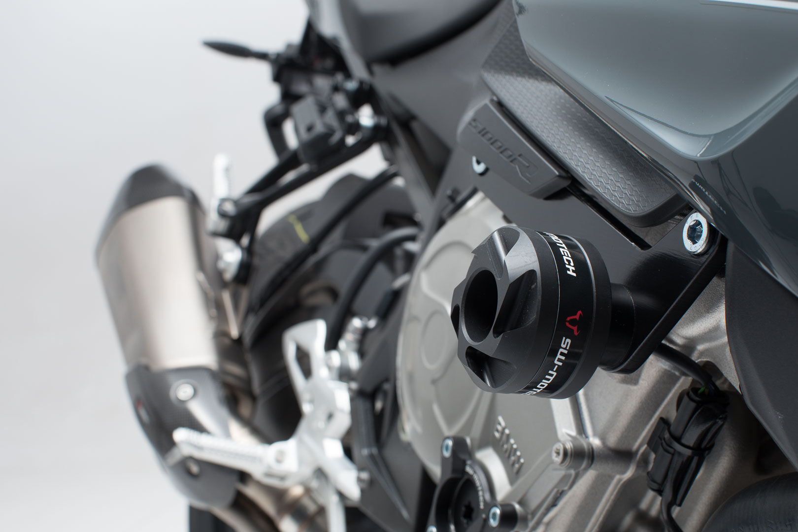 SW-Motech Negro. BMW S1000R (16-20). - Negro. BMW S1000R (16-20). -