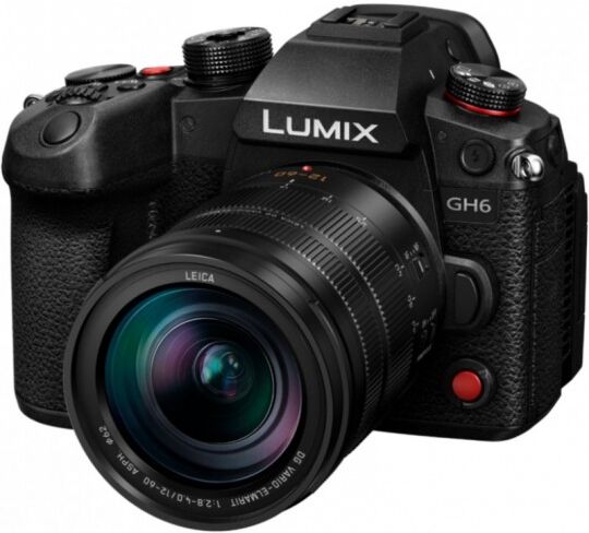 Panasonic Lumix GH6 +  12-60mm F2.8-4