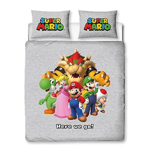 Character World Nintendo Super Mario - Juego de funda de edredón oficial para cama doble, diseño Here We Go, reversible, 2 caras, producto oficial, incluye fundas de almohada a juego, juego de cama doble, polialgodón