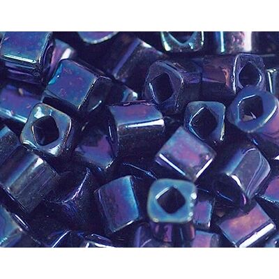 Toho Cuentas japonesas cubo metálico azul multicolor 4mm. 100gr. Toho Cuentas japonesas cubo metálico azul multicolor 4mm. 100gr.