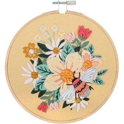 Trimits Kit de bordado con bastidor: diseño de abeja zumbadora en tela de algodón preimpresa (25 x 25 cm) con base de fieltro, bastidor, hilo, aguja e instrucciones Trimits Kit de bordado con bastidor: diseño de abeja zumbadora en tela de algodón preimpresa (25 x 25 cm) con base de fieltro, bastidor, hilo, aguja e instrucciones