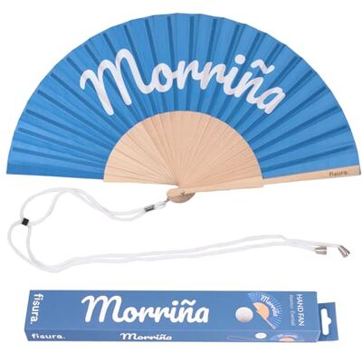 Fisura – Abanico original con mensaje “morriña”. Abanico de madera moderno y colorido. Ventilador de mano azul. Colgador incluido. Medidas: 42,5 x 23 cm Fisura – Abanico original con mensaje “morriña”. Abanico de madera moderno y colorido. Ventilador de mano azul. Colgador incluido. Medidas: 42,5 x 23 cm