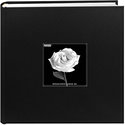 Pioneer álbumes de Fotos 200 Bolsillo Cosido Piel sintética Cubierta de Marco álbum de Fotos, 4 por 15,24 cm, Color Negro Pioneer álbumes de Fotos 200 Bolsillo Cosido Piel sintética Cubierta de Marco álbum de Fotos, 4 por 15,24 cm, Color Negro