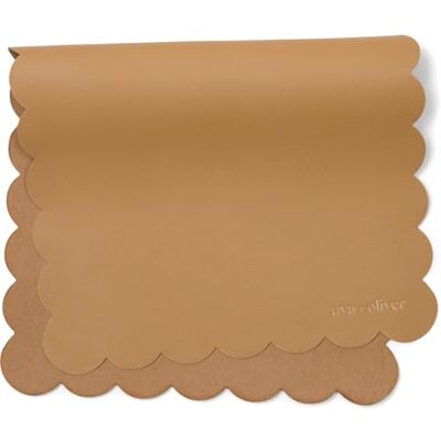 AVA + OLIVER Alfombrilla para cambiador de bebé de cuero vegano Almohadilla para pañales portátil multiusos y lavable Plegable para viajes (16 x 30 pulgadas) (Tan Scallop) AVA + OLIVER Alfombrilla para cambiador de bebé de cuero vegano Almohadilla para pañales portátil multiusos y lavable Plegable para viajes (16 x 30 pulgadas) (Tan Scallop)