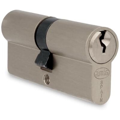 Amig Cilindro de seguridad Cerradura para puertas -Leva de 15mm- Incluye 3 llaves Plateado Mate Medidas: 60 (30-30 mm) Amig Cilindro de seguridad Cerradura para puertas -Leva de 15mm- Incluye 3 llaves Plateado Mate Medidas: 60 (30-30 mm)