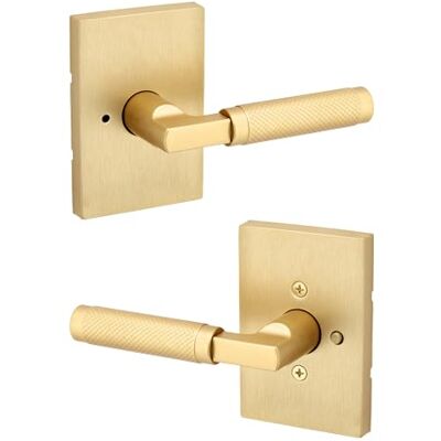 Kwikset Prava Manija moleteada para puerta de privacidad interior con cerradura, palanca de puerta para baño y dormitorio, latón satinado, palanca reversible para puerta de bloqueo sin llave, con Kwikset Prava Manija moleteada para puerta de privacidad interior con cerradura, palanca de puerta para baño y dormitorio, latón satinado, palanca reversible para puerta de bloqueo sin llave, con