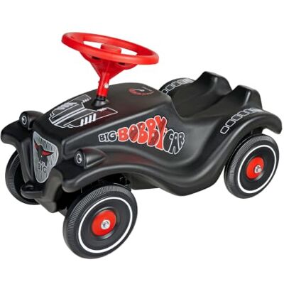 BIG Bobby Car Classic GT Coche Antideslizante con diseño de Carreras, Volante de Seguridad con claxon, Cuerpo ergonómico, Enganche de Remolque, vehículo Infantil, Color Negro y Rojo, a Partir de 12 BIG Bobby Car Classic GT Coche Antideslizante con diseño de Carreras, Volante de Seguridad con claxon, Cuerpo ergonómico, Enganche de Remolque, vehículo Infantil, Color Negro y Rojo, a Partir de 12