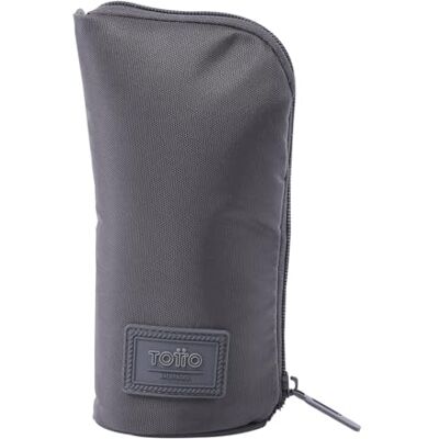 TOTTO Estuche Escolar Vertical, Modelo Trik 3, Estuche Portalápices Escritorio, 1 Compartimento, Organizador para Lápices y Bolígrafos, Cremallera con Agarre Abre Fácil, Color Gris Periscope TOTTO Estuche Escolar Vertical, Modelo Trik 3, Estuche Portalápices Escritorio, 1 Compartimento, Organizador para Lápices y Bolígrafos, Cremallera con Agarre Abre Fácil, Color Gris Periscope
