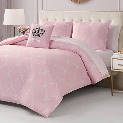 Juicy Couture Juego de edredón Estampado con Logotipo de eslabones Rosa Claro/Blanco, tamaño King, colección Completa de 8 Piezas Bed in a Bag Juicy Couture Juego de edredón Estampado con Logotipo de eslabones Rosa Claro/Blanco, tamaño King, colección Completa de 8 Piezas Bed in a Bag