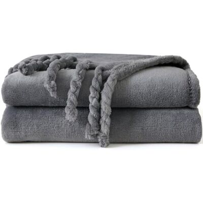Good Nite Manta mullida de Color Gris, 130 x 150 cm, Mantas de Forro Polar para sofá, sillas y Camas, Manta de Franela con Flecos (130 x 150 cm, Gris) Good Nite Manta mullida de Color Gris, 130 x 150 cm, Mantas de Forro Polar para sofá, sillas y Camas, Manta de Franela con Flecos (130 x 150 cm, Gris)