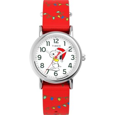 Timex Peanuts x Weekender Snoopy Santa Hat Reloj con correa de tela roja y esfera blanca para mujer, 31 mm Timex Peanuts x Weekender Snoopy Santa Hat Reloj con correa de tela roja y esfera blanca para mujer, 31 mm