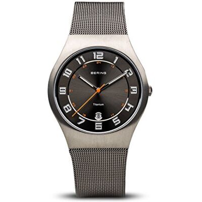 BERING Reloj de cuarzo para hombre con caja de titanio de 37 mm con acabado en gris y esfera negra, correa milanesa, cristal de zafiro y resistencia al agua de 5 ATM BERING Reloj de cuarzo para hombre con caja de titanio de 37 mm con acabado en gris y esfera negra, correa milanesa, cristal de zafiro y resistencia al agua de 5 ATM