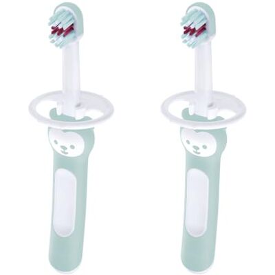 MAM Set de Cepillo de Dientes para Bebé, Mango Compacto, Ergonómico y Antideslizante, para Primeros Dientes, con Protector de Seguridad, Cabezal muy Pequeño y Cerdas Extra Suaves, Azul, Pack 2 MAM Set de Cepillo de Dientes para Bebé, Mango Compacto, Ergonómico y Antideslizante, para Primeros Dientes, con Protector de Seguridad, Cabezal muy Pequeño y Cerdas Extra Suaves, Azul, Pack 2