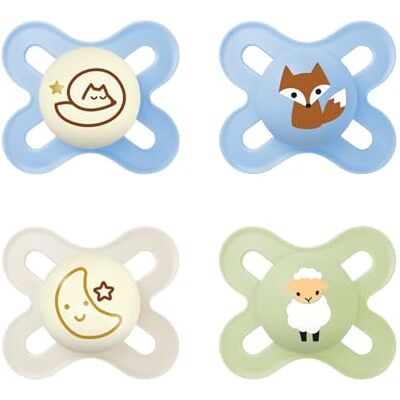 MAM Set de 4 Chupetes, Día y Noche, Recién Nacidos, 0-2 Meses, con Tetina Simétrica, Plana y Flexible de Silicona de Fácil Aceptación, Original, Azul y Neutro, Pack de 4uds MAM Set de 4 Chupetes, Día y Noche, Recién Nacidos, 0-2 Meses, con Tetina Simétrica, Plana y Flexible de Silicona de Fácil Aceptación, Original, Azul y Neutro, Pack de 4uds