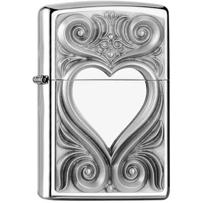 Zippo Sturmfeuerzeug Heart Antique, High Polish Chrome, Emblem Nachfüllbar Wiederverwendbar Windfestes Design Geschenkbox Made in USA Zippo Sturmfeuerzeug Heart Antique, High Polish Chrome, Emblem Nachfüllbar Wiederverwendbar Windfestes Design Geschenkbox Made in USA