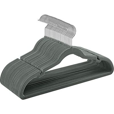 SONGMICS Perchas de Terciopelo, Juego de 30 Piezas, Antideslizantes, Ranuras para Hombros, Barra para Pantalones, Gancho Giratorio 360°, 0,6 cm de Grosor, 43 cm Largo, Gris CRF029V03 SONGMICS Perchas de Terciopelo, Juego de 30 Piezas, Antideslizantes, Ranuras para Hombros, Barra para Pantalones, Gancho Giratorio 360°, 0,6 cm de Grosor, 43 cm Largo, Gris CRF029V03
