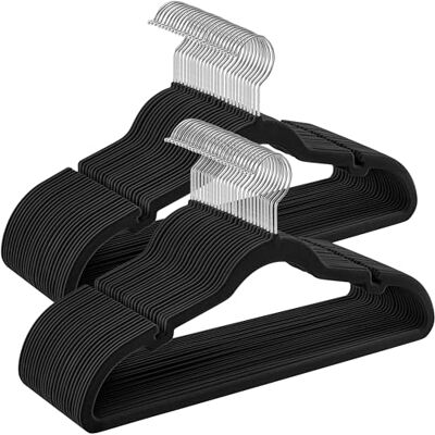 SONGMICS Perchas de Terciopelo, Juego de 50 Piezas, Antideslizantes, Ranuras para Hombros, Barra para Pantalones, Gancho Giratorio 360°, 0,6 cm de Grosor, 43 cm Largo, Negro Clásico CRF029B05 SONGMICS Perchas de Terciopelo, Juego de 50 Piezas, Antideslizantes, Ranuras para Hombros, Barra para Pantalones, Gancho Giratorio 360°, 0,6 cm de Grosor, 43 cm Largo, Negro Clásico CRF029B05