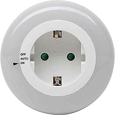 Kopp Discoteca con 3 leds de día/noche del sensor, toma y un interruptor Kopp Discoteca con 3 leds de día/noche del sensor, toma y un interruptor
