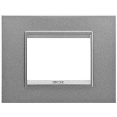 Gewiss Placa Lux en metal, 4 módulos, efecto aluminio, serie Chorus, 1,1 x 19 x 9,5 centímetros, color gris (Referencia: ) Gewiss Placa Lux en metal, 4 módulos, efecto aluminio, serie Chorus, 1,1 x 19 x 9,5 centímetros, color gris (Referencia: )