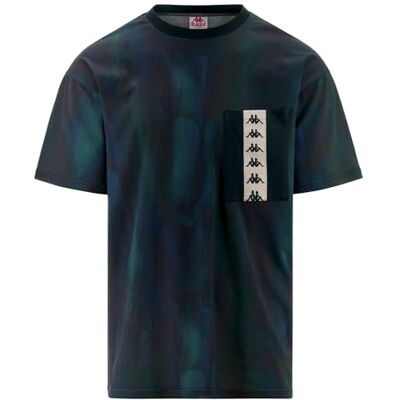 Kappa Camiseta de Manga Corta para Hombre de Corte Regular con gráficos y Banda Jacquard en el Bolsillo, Color Verde petróleo y Negro, Talla XL Kappa Camiseta de Manga Corta para Hombre de Corte Regular con gráficos y Banda Jacquard en el Bolsillo, Color Verde petróleo y Negro, Talla XL