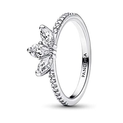 PANDORA Timeless Anillo con diseño Herbarium Cluster de plata de ley con circonitas cúbicas transparentes, talla 50 PANDORA Timeless Anillo con diseño Herbarium Cluster de plata de ley con circonitas cúbicas transparentes, talla 50