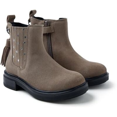 GIOSEPPO , Modelo MANISTEE,Botas tipo chelsea de piel serraje para niña con estrellas metalizadas y adorno de borlas. Altura plataforma: 3 cm. GIOSEPPO , Modelo MANISTEE,Botas tipo chelsea de piel serraje para niña con estrellas metalizadas y adorno de borlas. Altura plataforma: 3 cm.