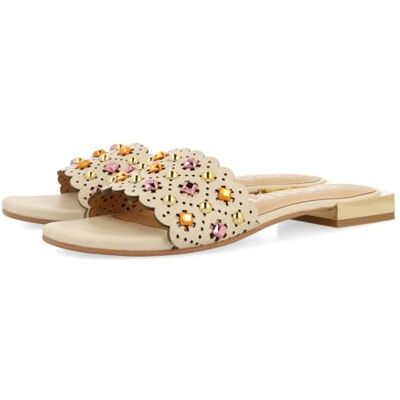 GIOSEPPO Sandalias Tipo Pala Color Off-White con Adornos DE TACHAS para Mujer LABIN GIOSEPPO Sandalias Tipo Pala Color Off-White con Adornos DE TACHAS para Mujer LABIN