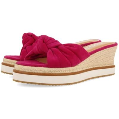 GIOSEPPO Sandalias Tipo Pala Color Fucsia con Detalle DE Nudo Y CUÑA para Mujer CAKRAN GIOSEPPO Sandalias Tipo Pala Color Fucsia con Detalle DE Nudo Y CUÑA para Mujer CAKRAN