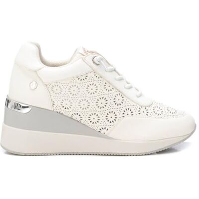 XTI Zapatilla Mujer Blanco Calzado Cómodo y Versátil Moda Casual Modelo 03 (Talla 40) XTI Zapatilla Mujer Blanco Calzado Cómodo y Versátil Moda Casual Modelo 03 (Talla 40)