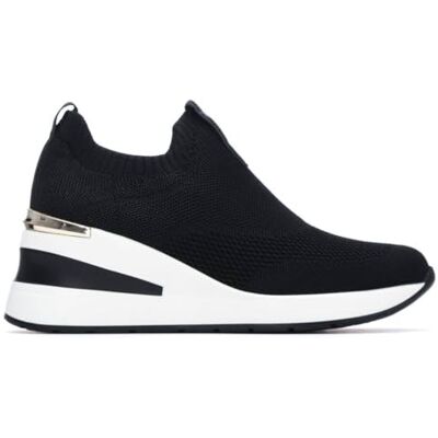 XTI Zapatilla Mujer Negro Calzado Cómodo y Versátil Moda Casual Modelo 02 (Talla 40) XTI Zapatilla Mujer Negro Calzado Cómodo y Versátil Moda Casual Modelo 02 (Talla 40)