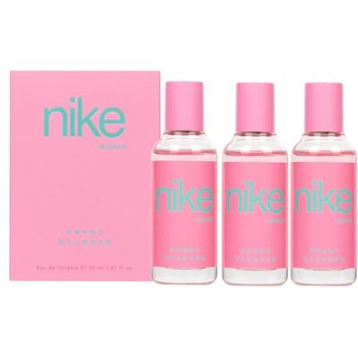 Nike Sweet Blossom Pack de 3 x 30 ml, Colonia Mujer, Formato Viaje en Spray, Perfume Mujer, Eau de Toilette Natural y Femenina, Aroma Floral Afrutado, Fragancia Fresca Nike Sweet Blossom Pack de 3 x 30 ml, Colonia Mujer, Formato Viaje en Spray, Perfume Mujer, Eau de Toilette Natural y Femenina, Aroma Floral Afrutado, Fragancia Fresca