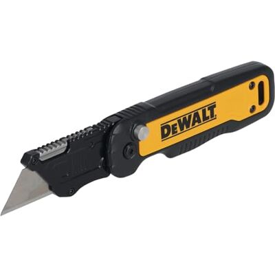 DeWalt Cuchillo utilitario plegable con empuje y volteo diseñado con un mango de metal para durabilidad, clip de bolsillo de alto rendimiento y orificio de sujeción integrado. Ideal para trabajar en DeWalt Cuchillo utilitario plegable con empuje y volteo diseñado con un mango de metal para durabilidad, clip de bolsillo de alto rendimiento y orificio de sujeción integrado. Ideal para trabajar en