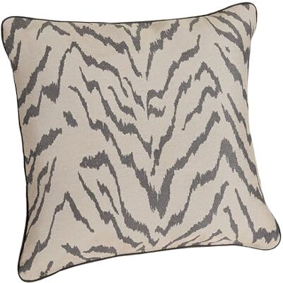 Linder – Cojín tapizado con Tejidos reciclados – Tejido y teñido en Francia – Estilo Tigre – Acabado Ribeteado – Desenfundable – Color Beige Chamoix y Gris Chartreux – Dimensiones 45 x 45 cm – Linder – Cojín tapizado con Tejidos reciclados – Tejido y teñido en Francia – Estilo Tigre – Acabado Ribeteado – Desenfundable – Color Beige Chamoix y Gris Chartreux – Dimensiones 45 x 45 cm –