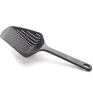 Joseph Joseph Scoop Plus Colador, Cuchara Escurridora/Colador, Recoge, Escurre y Sirve, Resistente al Calor hasta 200°C, Apto para Lavavajillas, Negro, Grande Joseph Joseph Scoop Plus Colador, Cuchara Escurridora/Colador, Recoge, Escurre y Sirve, Resistente al Calor hasta 200°C, Apto para Lavavajillas, Negro, Grande