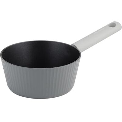 Florina Cacerola de aluminio Serrano 18 cm I Cacerola con asas de tacto suave I Ollas ligeras y resistentes I Revestimiento antiadherente I Estructura rayada Batería de cocina de diseño elegante Florina Cacerola de aluminio Serrano 18 cm I Cacerola con asas de tacto suave I Ollas ligeras y resistentes I Revestimiento antiadherente I Estructura rayada Batería de cocina de diseño elegante
