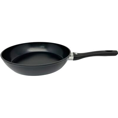 ELO Save+ Sartén de 24 cm con protección apilable, aluminio forjado, antiadherente de alta calidad, sin PFAS, con revestimiento DUR® Select, resistente a los arañazos, para inducción, color negro ELO Save+ Sartén de 24 cm con protección apilable, aluminio forjado, antiadherente de alta calidad, sin PFAS, con revestimiento DUR® Select, resistente a los arañazos, para inducción, color negro