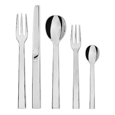 Alessi Santiago Juego de cubiertos compuesto por una cuchara de mesa, un tenedor de mesa, un cuchillo de mesa, un tenedor de postre, una cuchara de té en acero inoxidable 18/10. Alessi Santiago Juego de cubiertos compuesto por una cuchara de mesa, un tenedor de mesa, un cuchillo de mesa, un tenedor de postre, una cuchara de té en acero inoxidable 18/10.