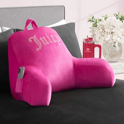 Juicy Couture Almohada de Respaldo de Terciopelo con Logo de pedrería, 76 x 43 cm, Rosa Fucsia, sujeción para Leer, Jugar o Relajarse Juicy Couture Almohada de Respaldo de Terciopelo con Logo de pedrería, 76 x 43 cm, Rosa Fucsia, sujeción para Leer, Jugar o Relajarse