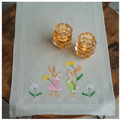 Vervaco Kit Punto Cruz Camino De Mesa Kit Completo Bordado Tela Impresa CONEJOS DE PASCUA Decoracion Para Manualidades Principiantes Completo DIY Adultos Set Creativo Regalo ca. 40 x 100 cm Vervaco Kit Punto Cruz Camino De Mesa Kit Completo Bordado Tela Impresa CONEJOS DE PASCUA Decoracion Para Manualidades Principiantes Completo DIY Adultos Set Creativo Regalo ca. 40 x 100 cm