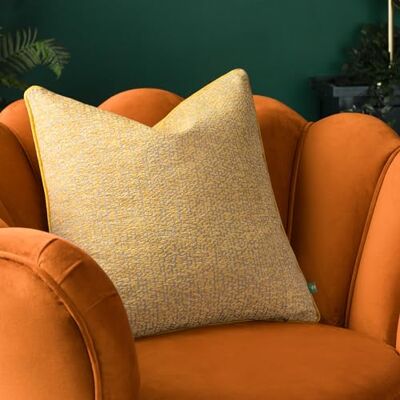 furn. Cojín con Relleno Rico en Plumas y Ribetes de Jacquard Cirro de Wylder furn. Cojín con Relleno Rico en Plumas y Ribetes de Jacquard Cirro de Wylder