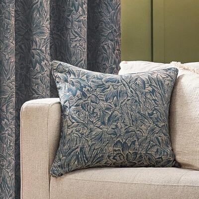 furn. Cojín con Relleno de Plumas y Ribetes de Jacquard Grantley de Wylder furn. Cojín con Relleno de Plumas y Ribetes de Jacquard Grantley de Wylder