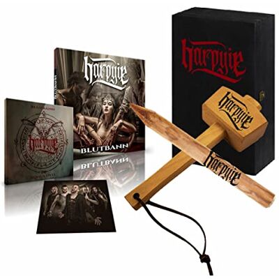 Harpyie Blutbann (Fanbox/CD+Dvd/Holzhammer+Holzpflock) Harpyie Blutbann (Fanbox/CD+Dvd/Holzhammer+Holzpflock)