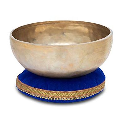 XDrum Omshanti Cuenco Sonoro 25 cm Set incl. Cojín, Hecho a mano en India Material: aleación de latón, Diámetro: aprox. 25 cm, Peso: aprox. 1900 g, Color: dorado, Ideal como base para cuenco tibetano XDrum Omshanti Cuenco Sonoro 25 cm Set incl. Cojín, Hecho a mano en India Material: aleación de latón, Diámetro: aprox. 25 cm, Peso: aprox. 1900 g, Color: dorado, Ideal como base para cuenco tibetano